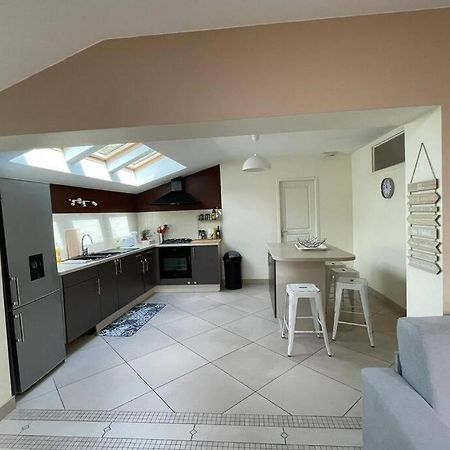 Superbe Appartement Avec 2 Chambres - 9 Personnes - Parking Prive トゥルノン・シュル・ローヌ エクステリア 写真