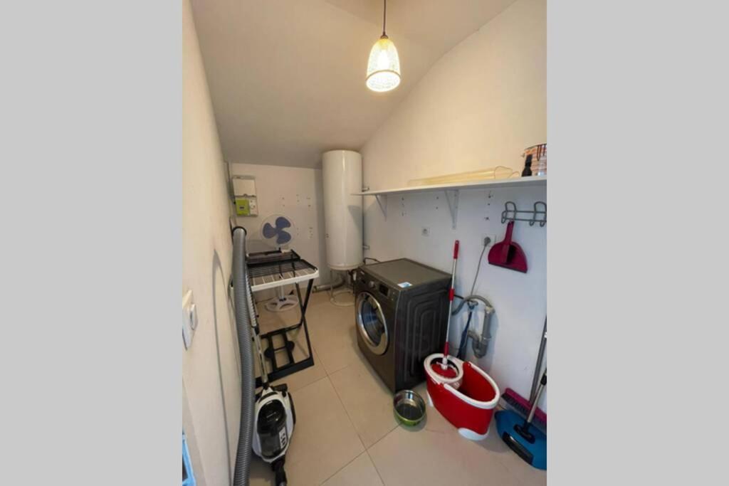 Superbe Appartement Avec 2 Chambres - 9 Personnes - Parking Prive トゥルノン・シュル・ローヌ エクステリア 写真