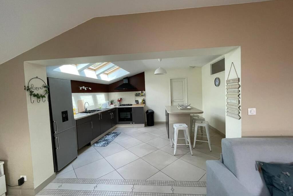 Superbe Appartement Avec 2 Chambres - 9 Personnes - Parking Prive トゥルノン・シュル・ローヌ エクステリア 写真